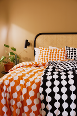 60652-4654-01-06_1; Finlayson Pampula Pussilakanasetti Musta / Valkoinen / 150x210 + 50x60 cm