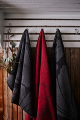 70576-5469-02-06_10; Finlayson Lilia Kylpypyyhe Harmaa / 70x150 cm