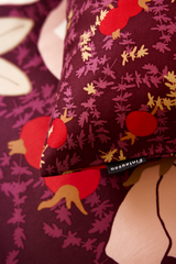 80813-5498-01-04_1; Finlayson Ruusunmarja Koristetyynynpäällinen Luumu / 48x48 cm