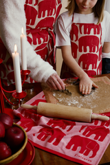 80040-4547-28-10_1; Finlayson Elefantti Essu Punainen / Beige / 70x85 cm