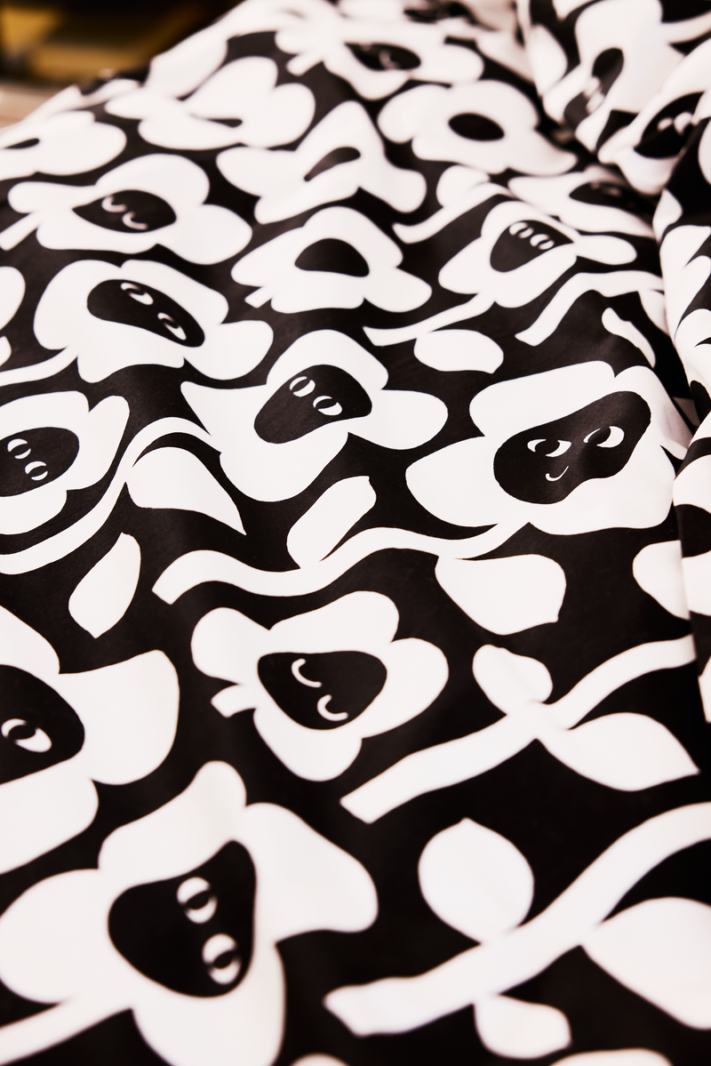 60682-5492-01-05_3; Finlayson Kukkariemu Parivuoteen pussilakanasetti Musta / Valkoinen / 240x210 + 50x60 cm 