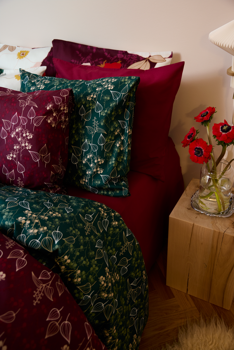 60136-5063-04-10_2; Finlayson Mustikka Tyynyliina Tummanpunainen / 50x60 cm 