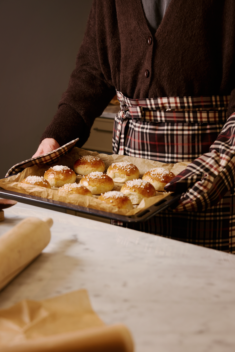 80009-1951-01-10_1; Finlayson Reino&Aino Patakinnas Ruskea / 15x30 cm 