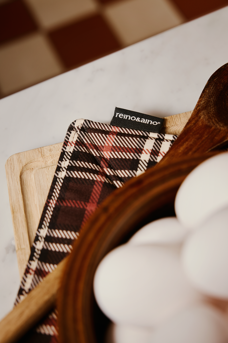 80019-1951-01-10_1; Finlayson Reino&Aino Patalappu 2kpl Ruskea / 22x22 cm 