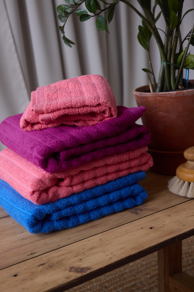 70012-0011-01-12_1; Finlayson Reilu Käsipyyhe Koralli / 50x70 cm 