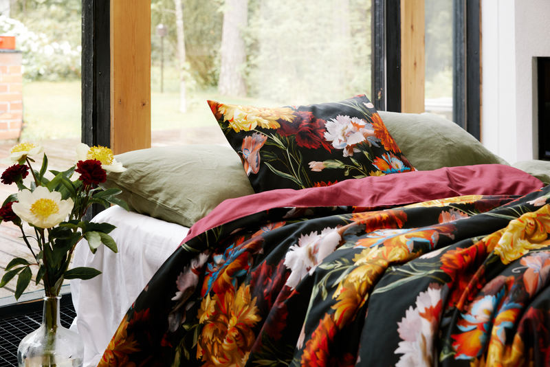 60712-5405-01-06_2; Finlayson Kukkia Satiinipussilakanasetti Monivärinen / 150x210 + 50x60 cm 