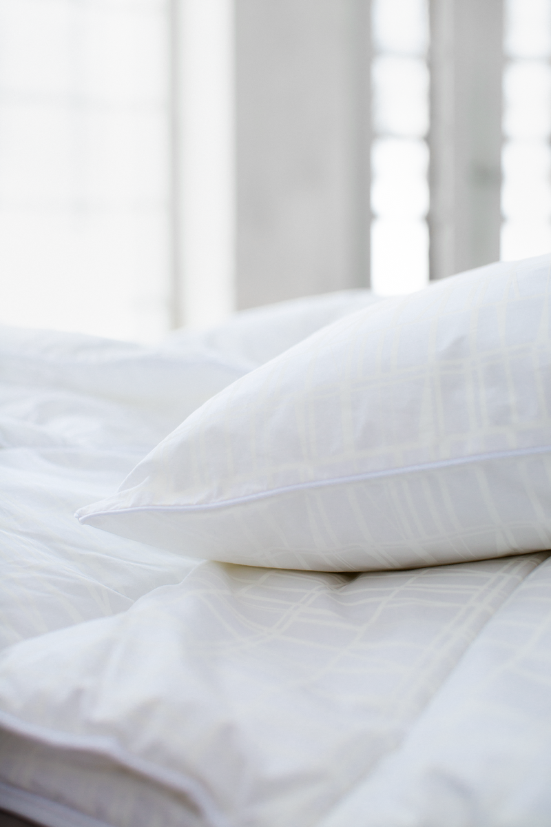 40016-3435-01-08_2; Finlayson Coronna Premium napakka, puolikorkea tyyny Valkoinen / 50x60 cm 